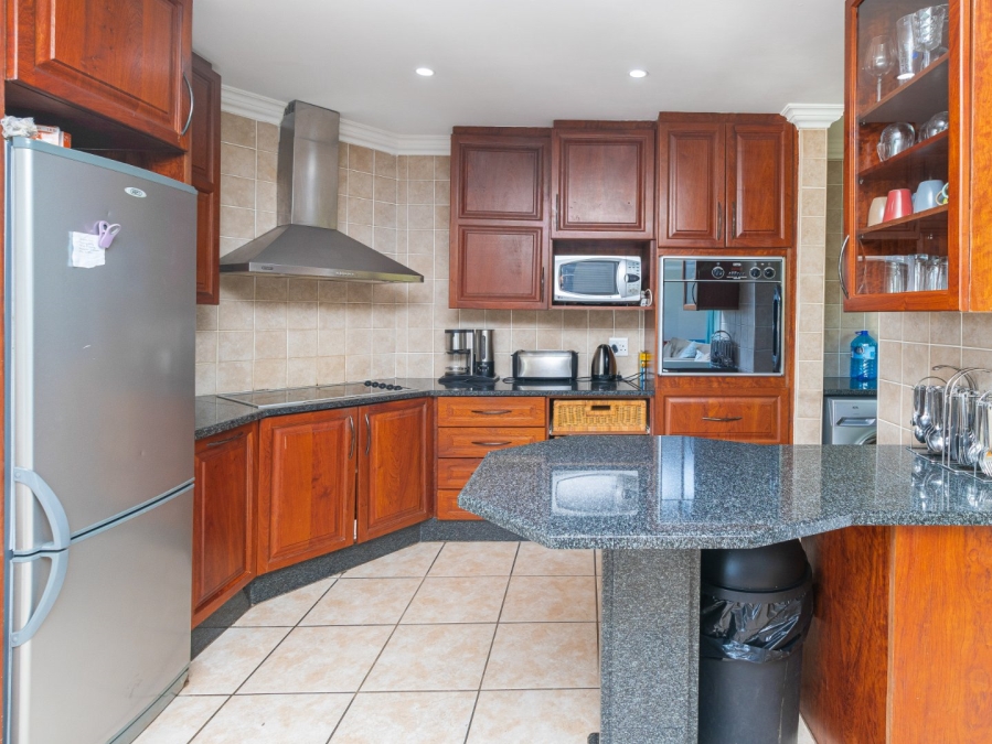 5 Bedroom Property for Sale in Caribbean Beach Club North West